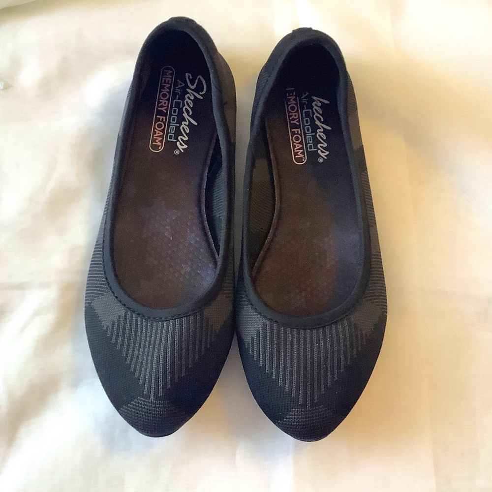 ❤️7.5 BLACK SKETCHERS FLATS